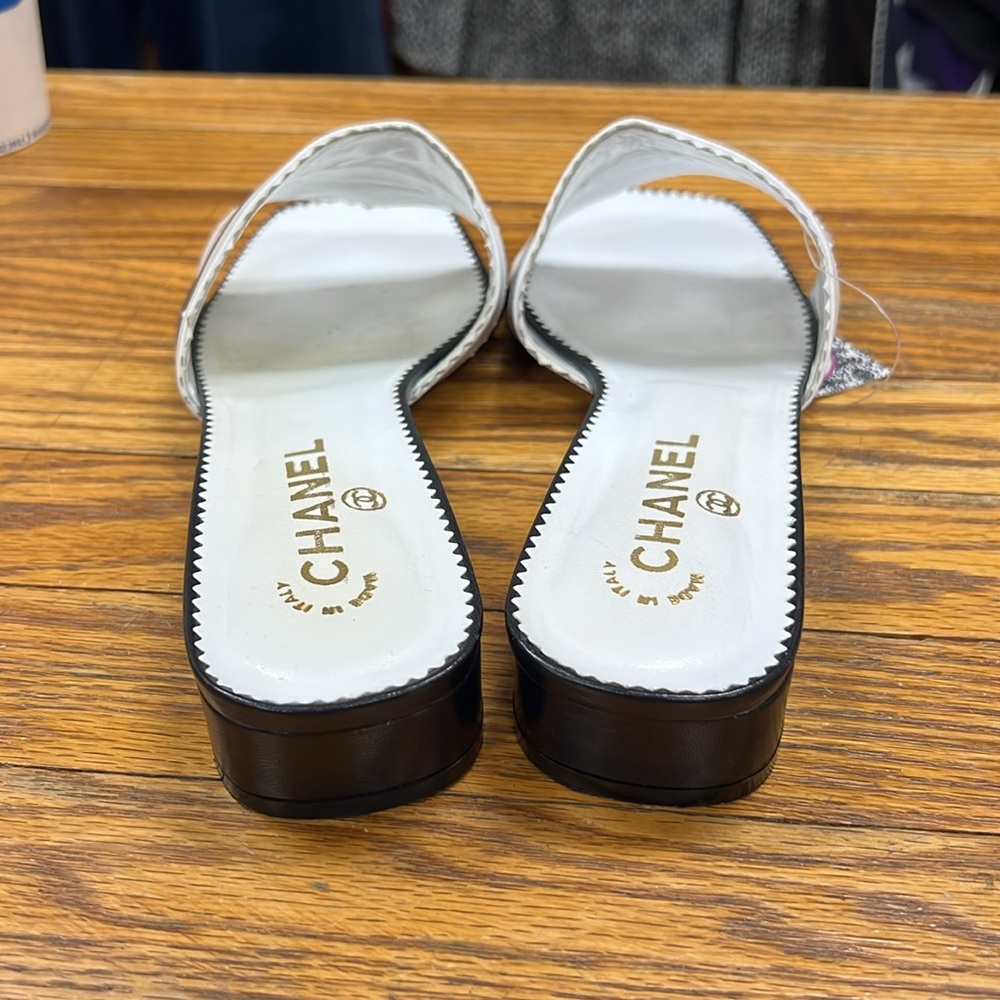 CHANEL | Camellia Cruise Collection blk/wht leather logo slides/sandals - Picture 8 of 11
